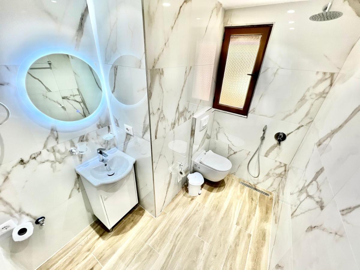 Coral Guesthouse Sarandë Eksteriør bilde