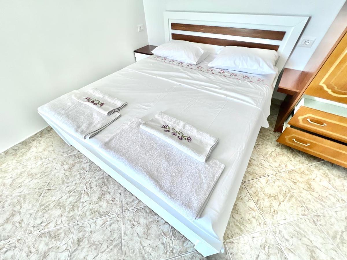 Coral Guesthouse Sarandë Eksteriør bilde