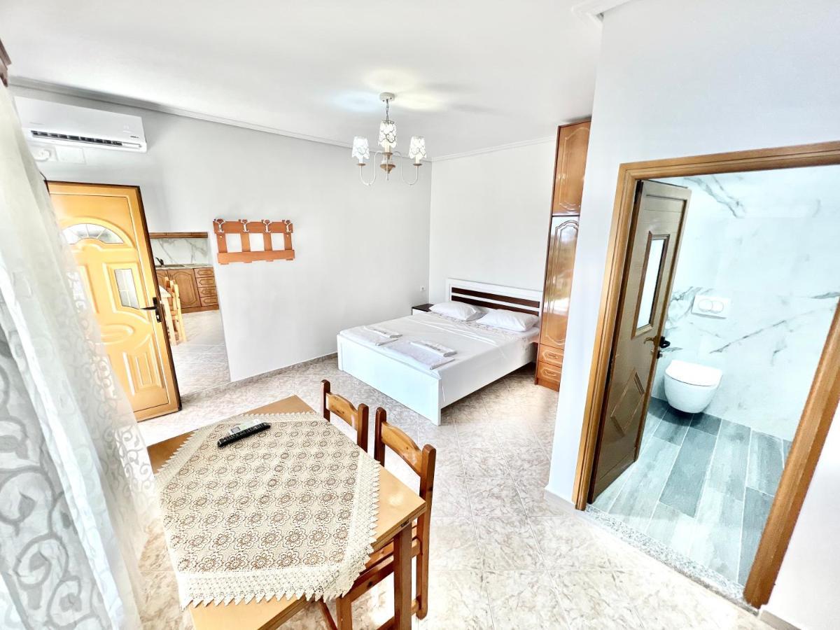 Coral Guesthouse Sarandë Eksteriør bilde